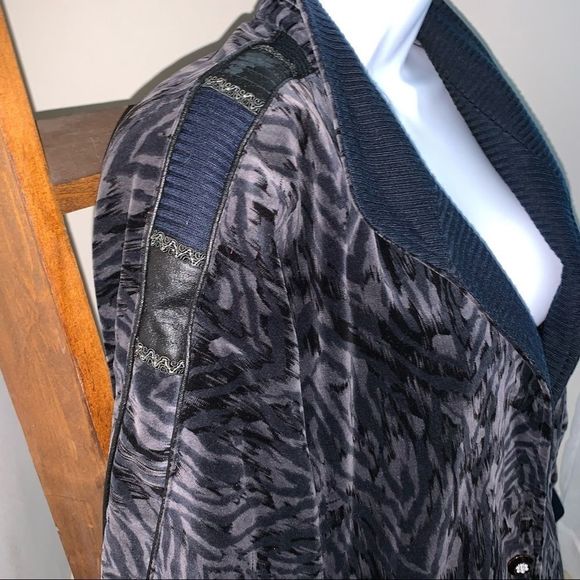 Retro Jacket  - Picture 3 of 5